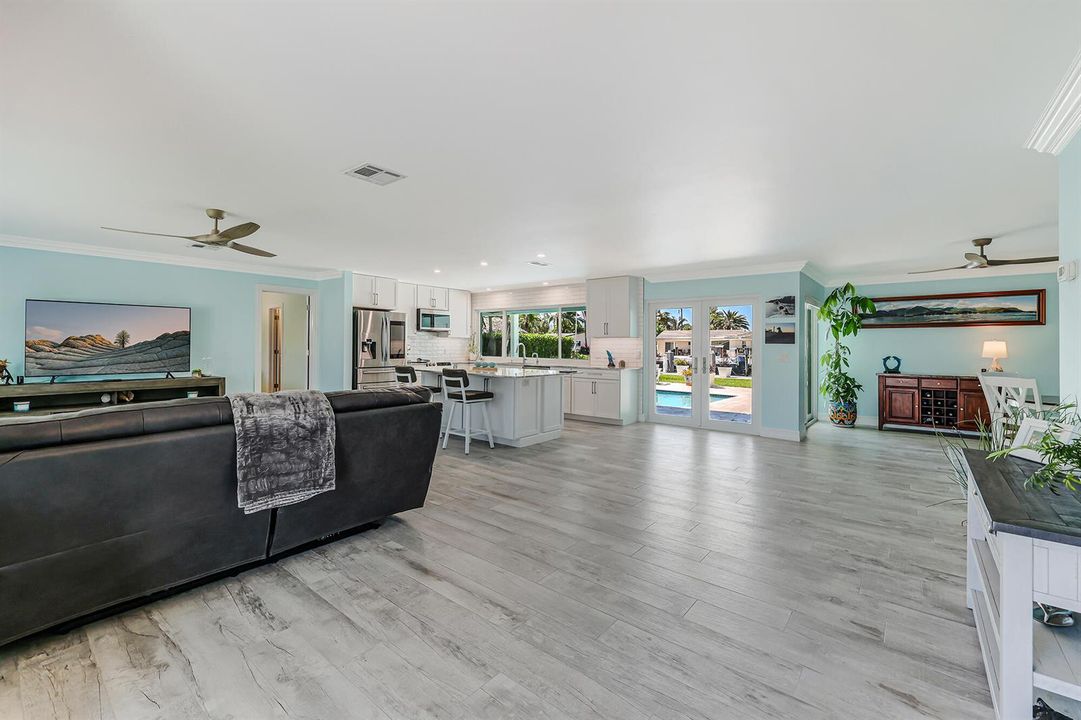 1030 NE 27th Way-4