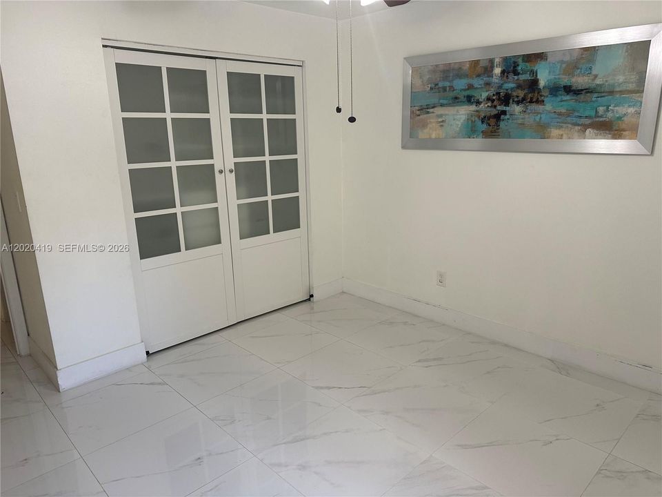 Под контрактом: $479,000 (3 спален, 2 ванн, 1200 Квадратных фут)