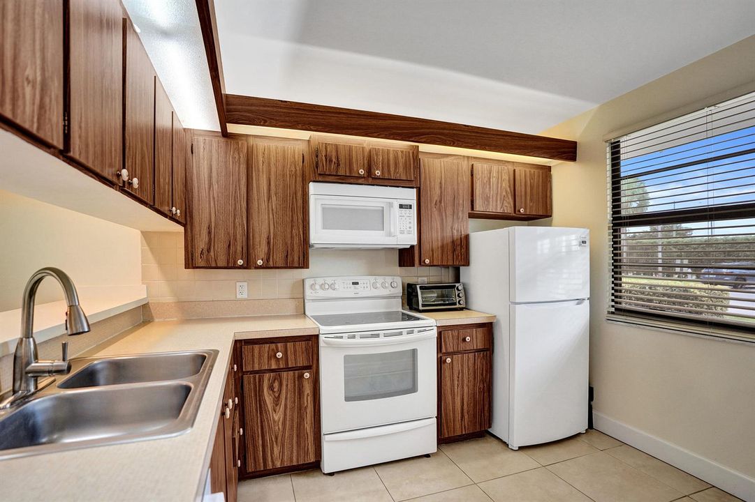 Bright Kitchen