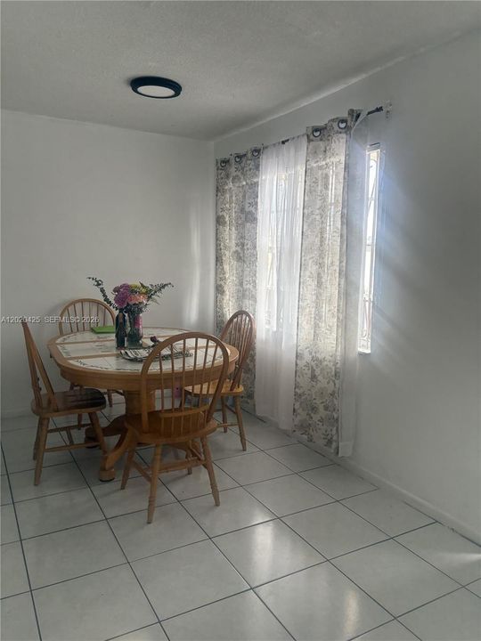 En Venta: $230,000 (2 camas, 1 baños, 760 Pies cuadrados)