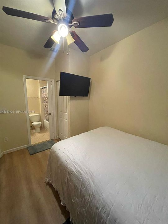 En Renta: $2,400 (3 camas, 3 baños, 1394 Pies cuadrados)