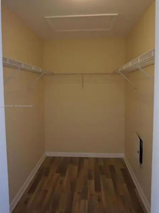 En Renta: $2,400 (3 camas, 3 baños, 1394 Pies cuadrados)