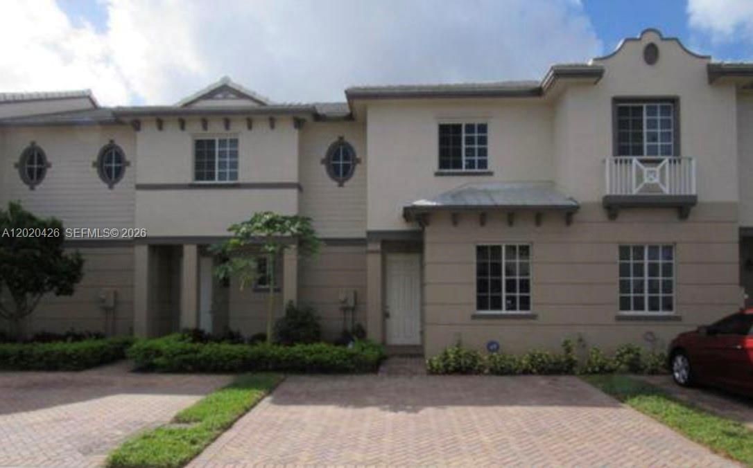 En Renta: $2,400 (3 camas, 3 baños, 1394 Pies cuadrados)