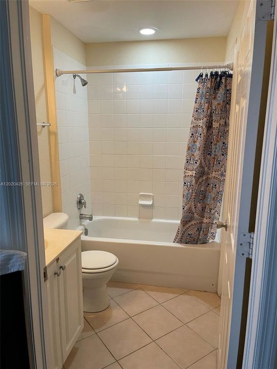 En Renta: $2,400 (3 camas, 3 baños, 1394 Pies cuadrados)