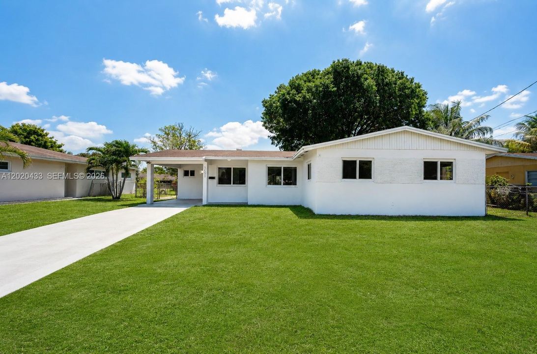 For Sale: $470,000 (3 beds, 2 baths, 1439 Square Feet)