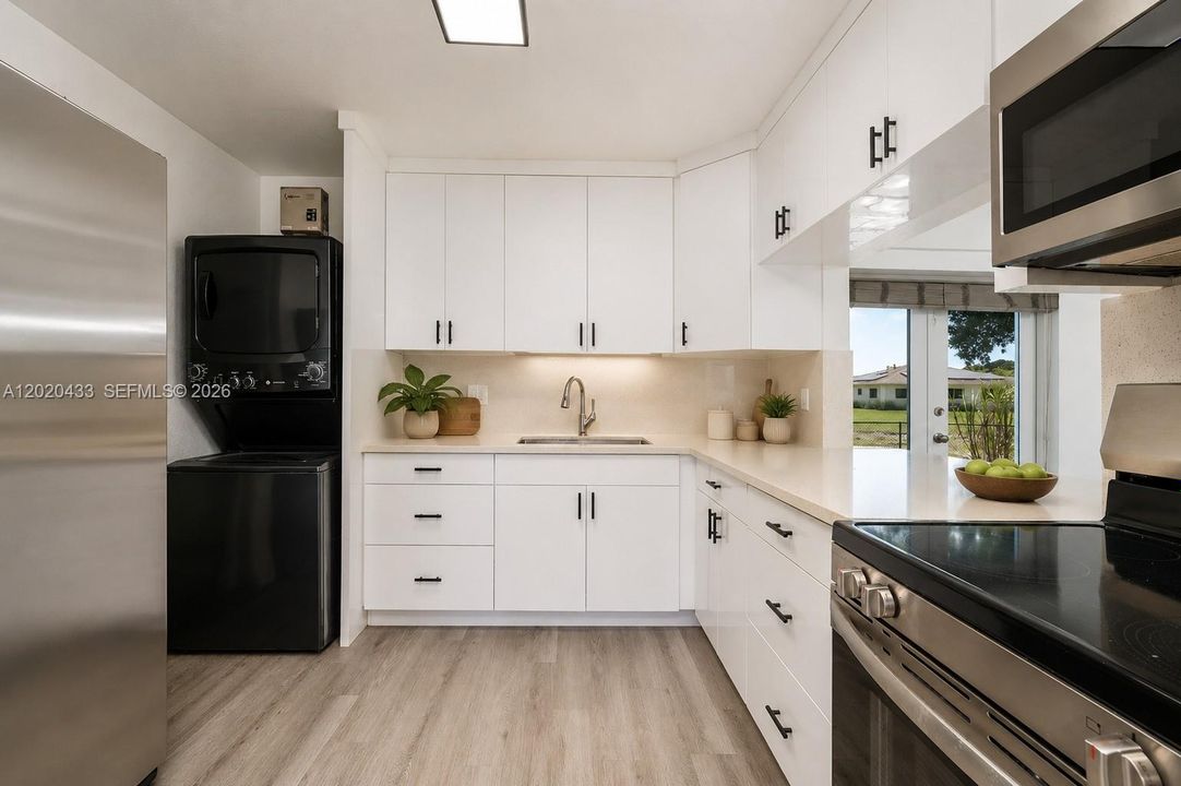 For Sale: $470,000 (3 beds, 2 baths, 1439 Square Feet)