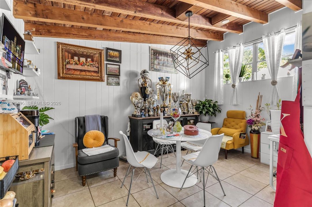 En Venta: $630,000 (3 camas, 1 baños, 1321 Pies cuadrados)