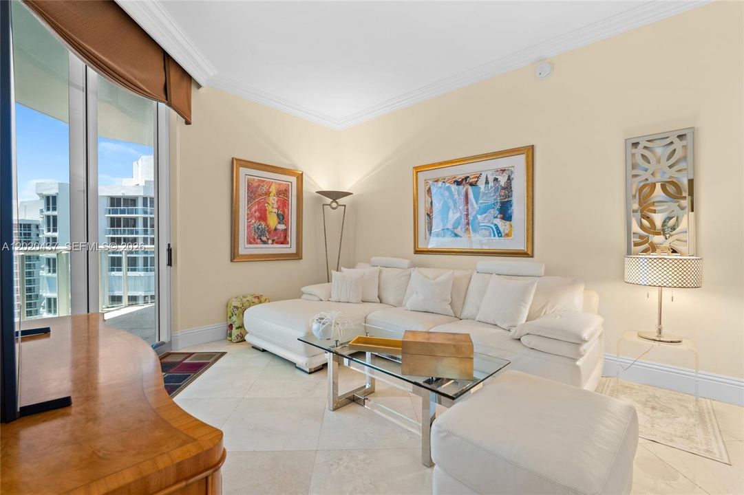 For Sale: $1,800,000 (3 beds, 3 baths, 2733 Square Feet)