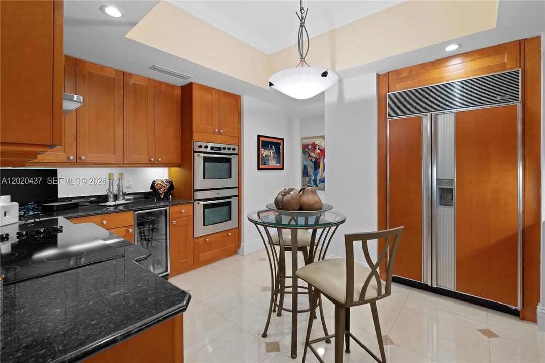 For Sale: $1,800,000 (3 beds, 3 baths, 2733 Square Feet)