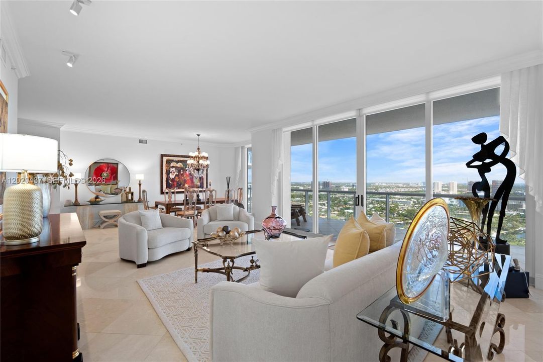 For Sale: $1,800,000 (3 beds, 3 baths, 2733 Square Feet)
