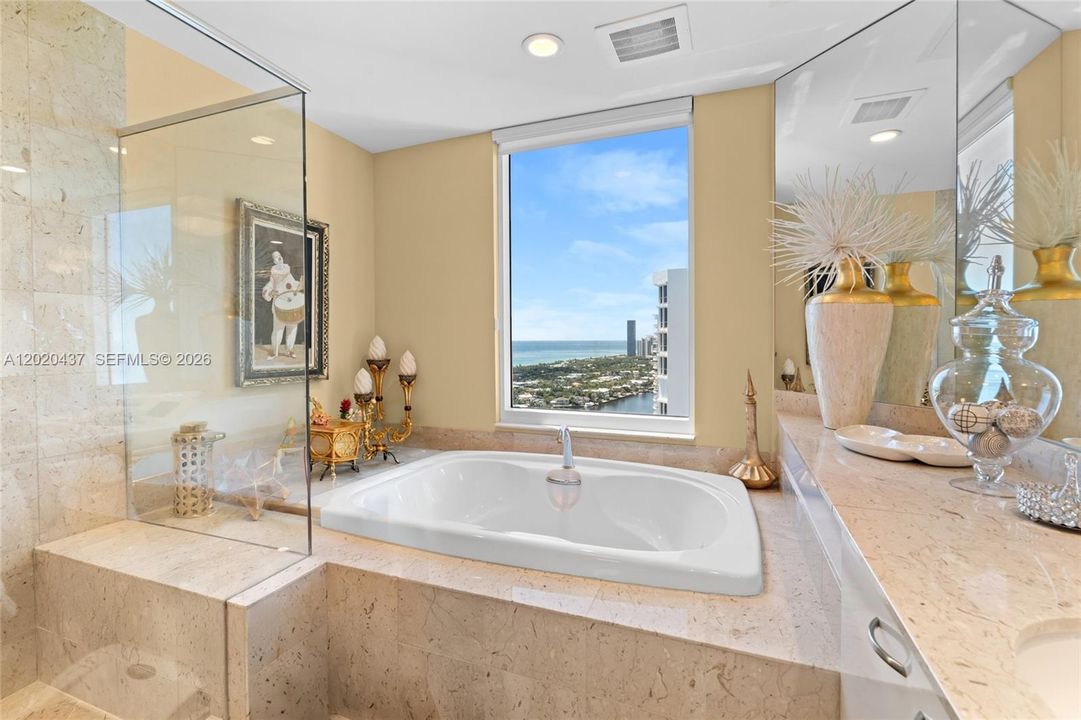 For Sale: $1,800,000 (3 beds, 3 baths, 2733 Square Feet)