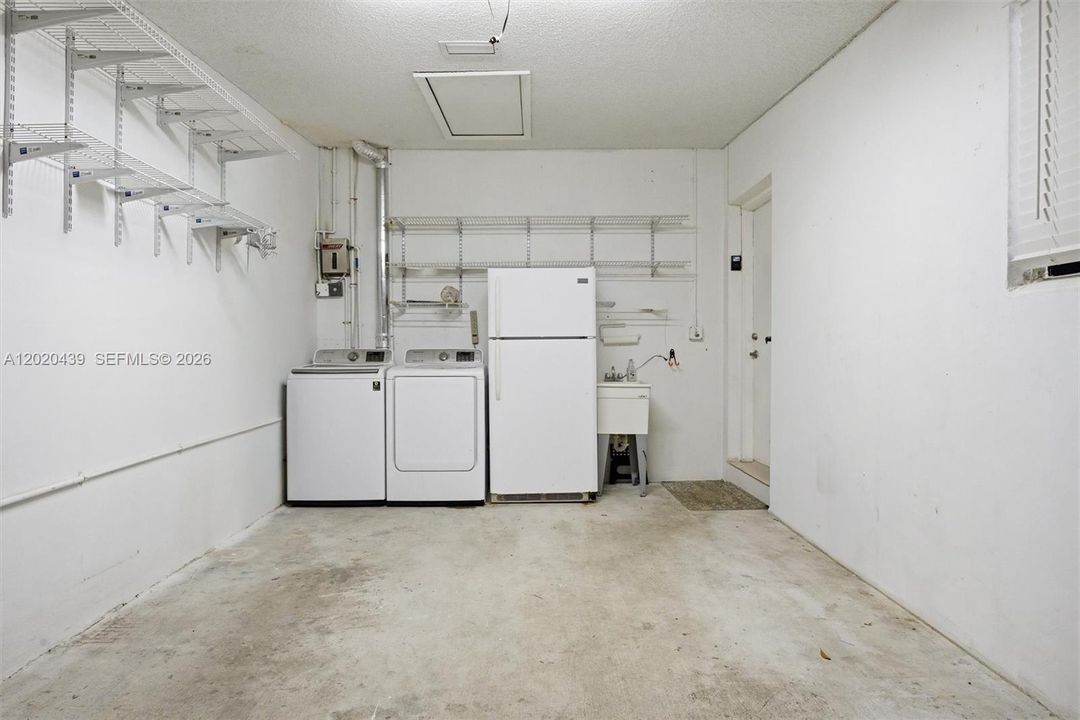 Recientemente alquilado: $3,300 (2 camas, 2 baños, 1483 Pies cuadrados)