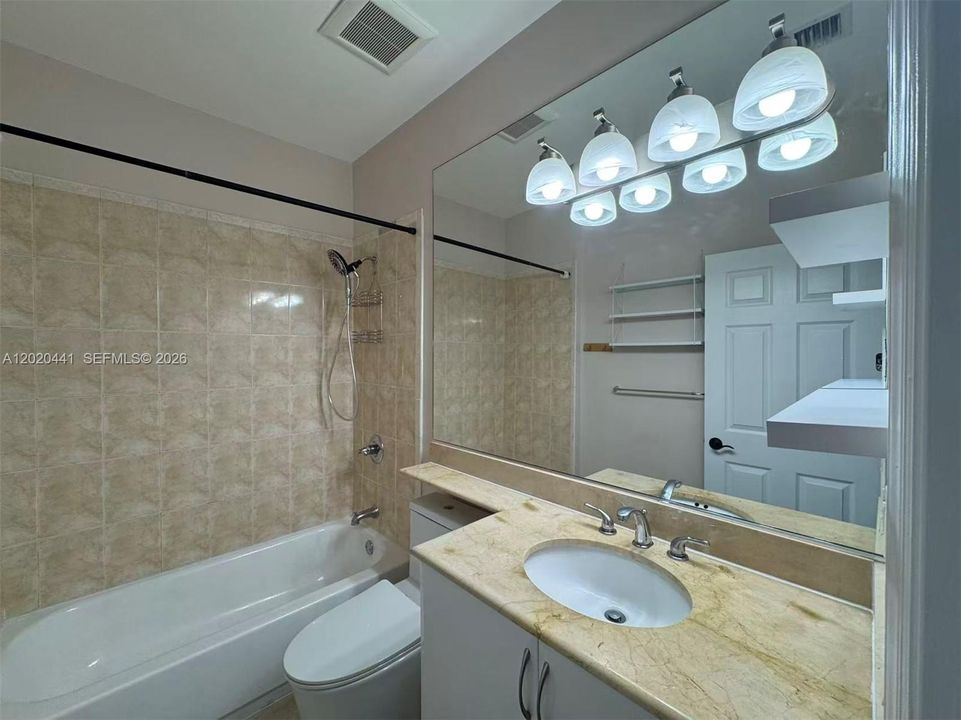 For Sale: $988,000 (3 beds, 3 baths, 1425 Square Feet)