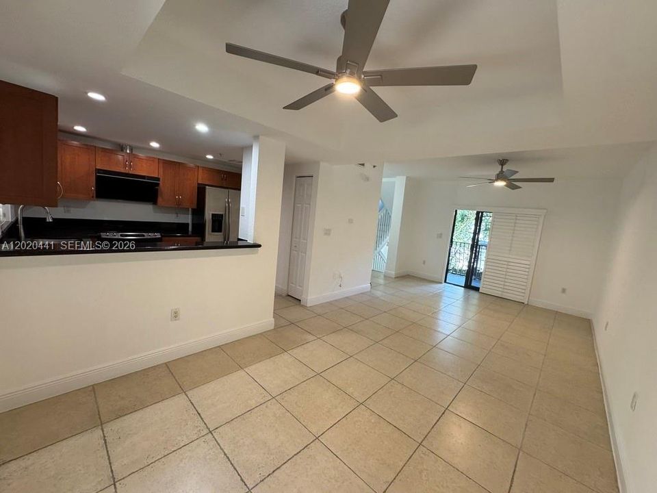 For Sale: $988,000 (3 beds, 3 baths, 1425 Square Feet)