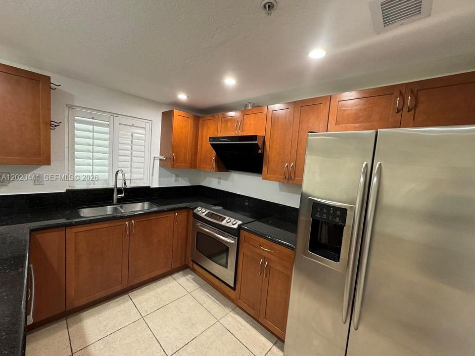 For Sale: $988,000 (3 beds, 3 baths, 1425 Square Feet)