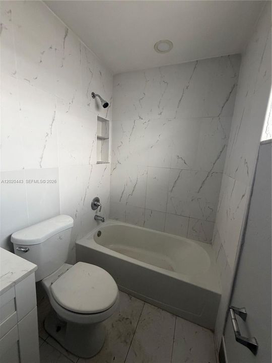 For Rent: $2,300 (2 beds, 1 baths, 3618 Square Feet)