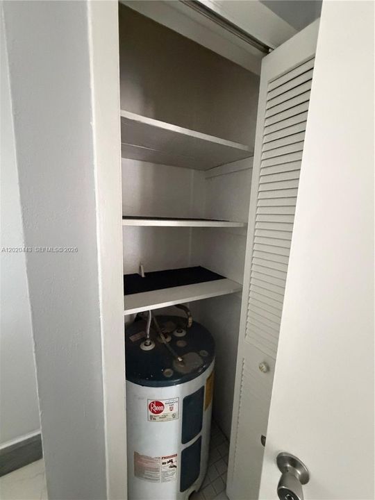 For Rent: $2,300 (2 beds, 1 baths, 3618 Square Feet)