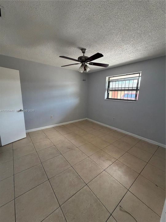 For Rent: $2,300 (2 beds, 1 baths, 3618 Square Feet)
