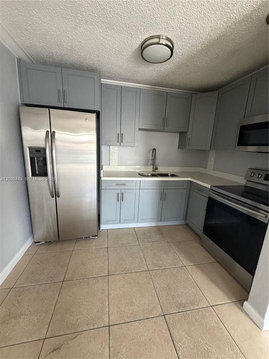 For Rent: $2,300 (2 beds, 1 baths, 3618 Square Feet)