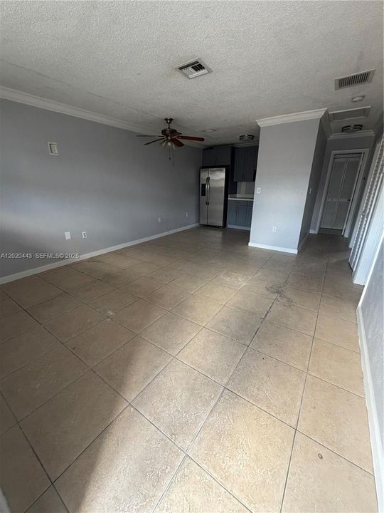 For Rent: $2,300 (2 beds, 1 baths, 3618 Square Feet)