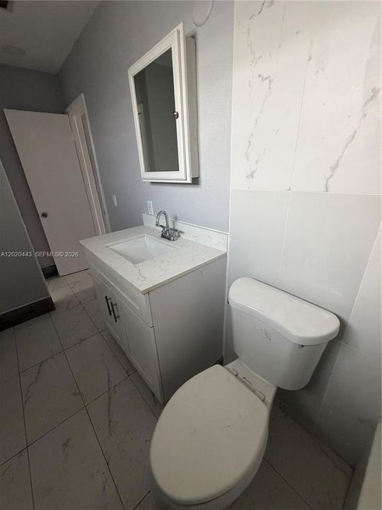 For Rent: $2,300 (2 beds, 1 baths, 3618 Square Feet)