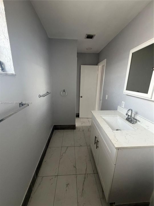 For Rent: $2,300 (2 beds, 1 baths, 3618 Square Feet)