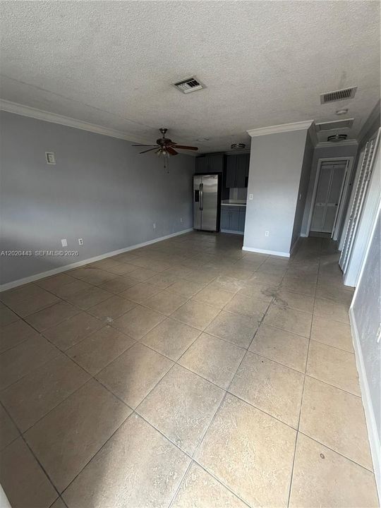 For Rent: $2,300 (2 beds, 1 baths, 3618 Square Feet)