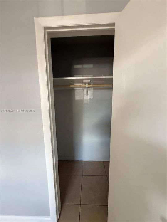 For Rent: $2,300 (2 beds, 1 baths, 3618 Square Feet)