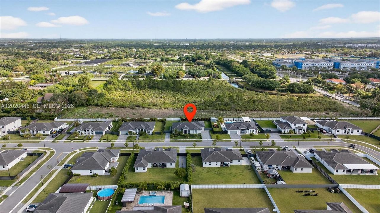 En Venta: $865,000 (4 camas, 3 baños, 2654 Pies cuadrados)