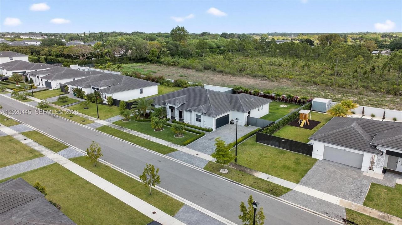 En Venta: $865,000 (4 camas, 3 baños, 2654 Pies cuadrados)