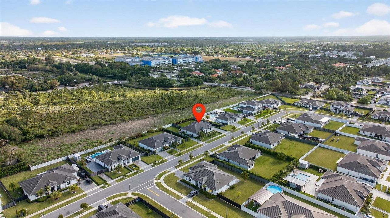 En Venta: $865,000 (4 camas, 3 baños, 2654 Pies cuadrados)