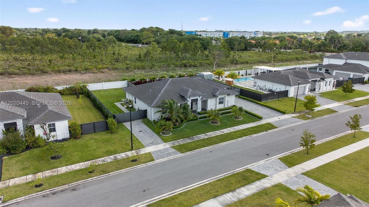 En Venta: $865,000 (4 camas, 3 baños, 2654 Pies cuadrados)