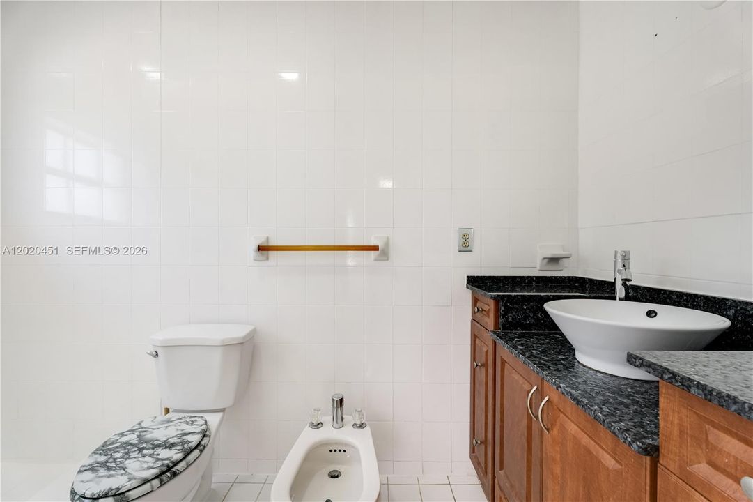 В аренду: $1,290 (1 спален, 1 ванн, 2112 Квадратных фут)