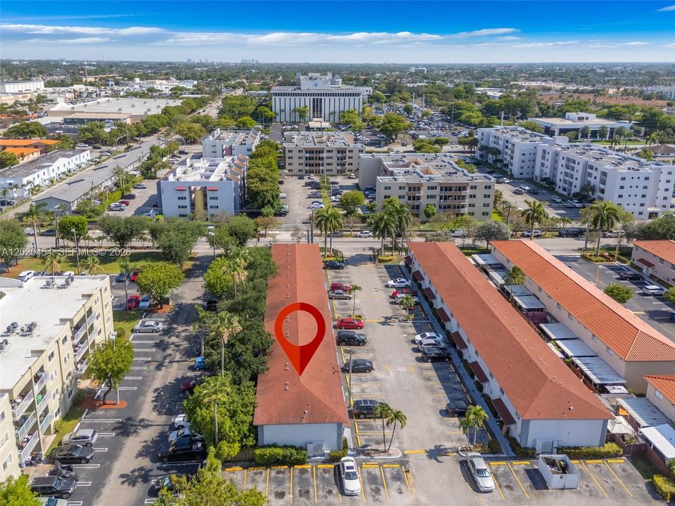For Sale: $310,000 (2 beds, 1 baths, 868 Square Feet)