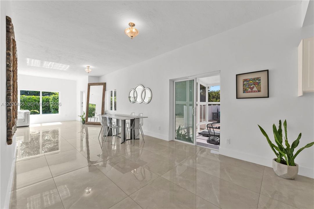 For Sale: $1,600,000 (3 beds, 2 baths, 1847 Square Feet)