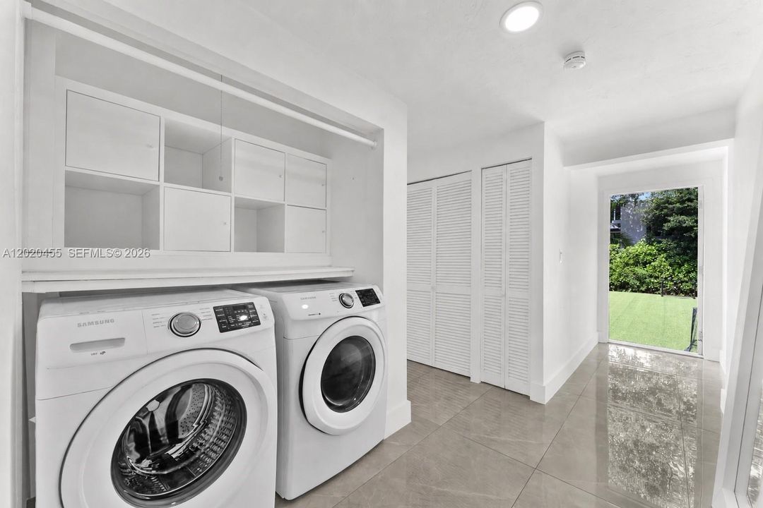 For Sale: $1,600,000 (3 beds, 2 baths, 1847 Square Feet)