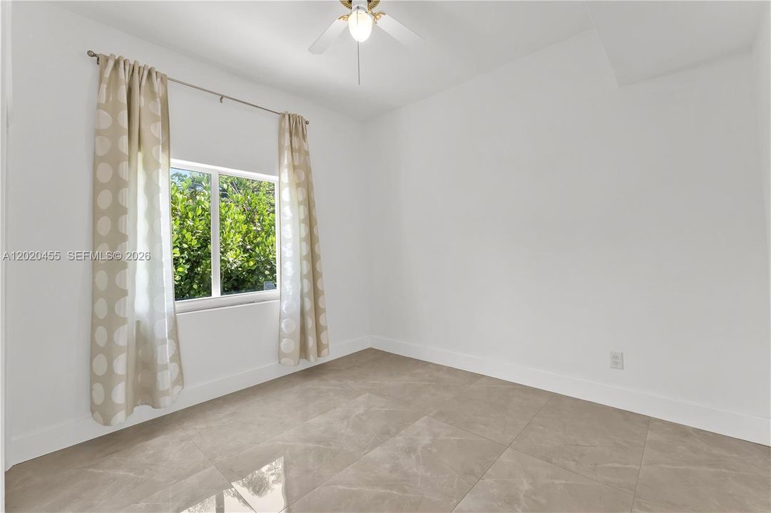 For Sale: $1,600,000 (3 beds, 2 baths, 1847 Square Feet)