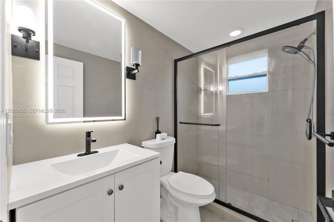 For Sale: $1,600,000 (3 beds, 2 baths, 1847 Square Feet)