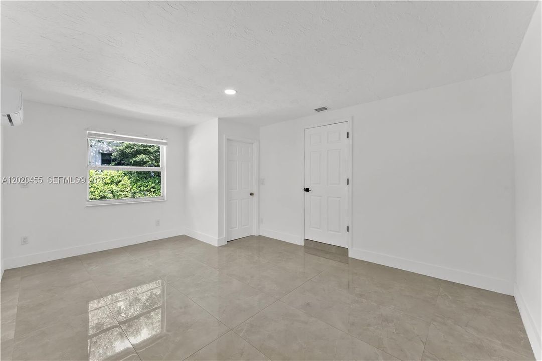 For Sale: $1,600,000 (3 beds, 2 baths, 1847 Square Feet)