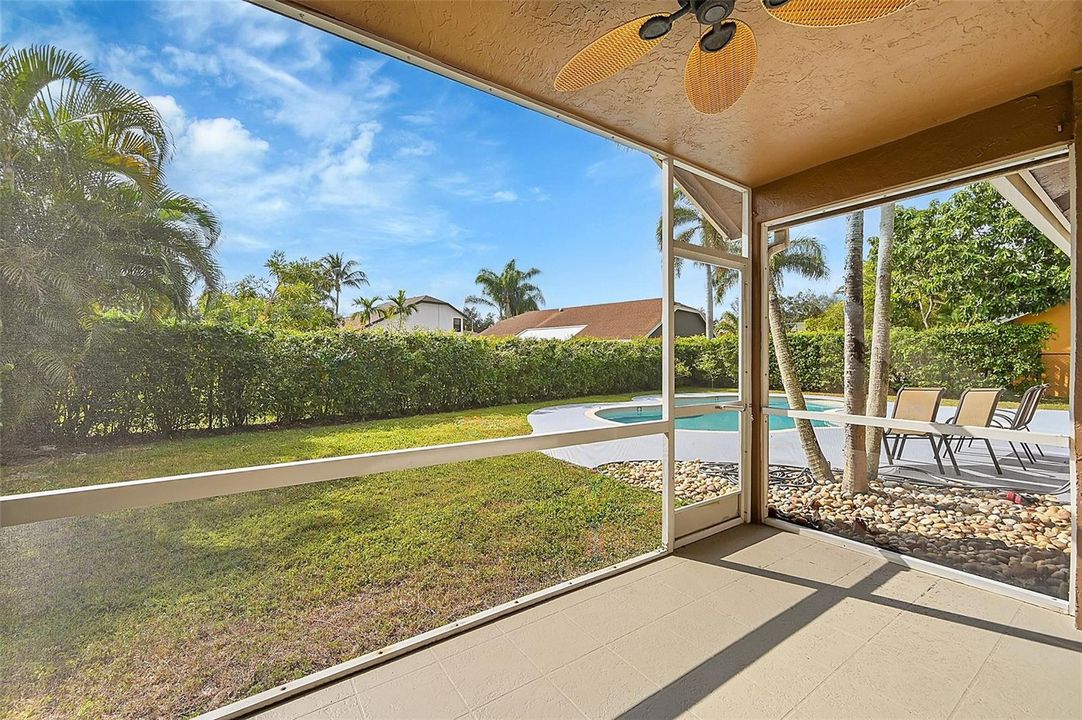 Screen Porch off Family Room