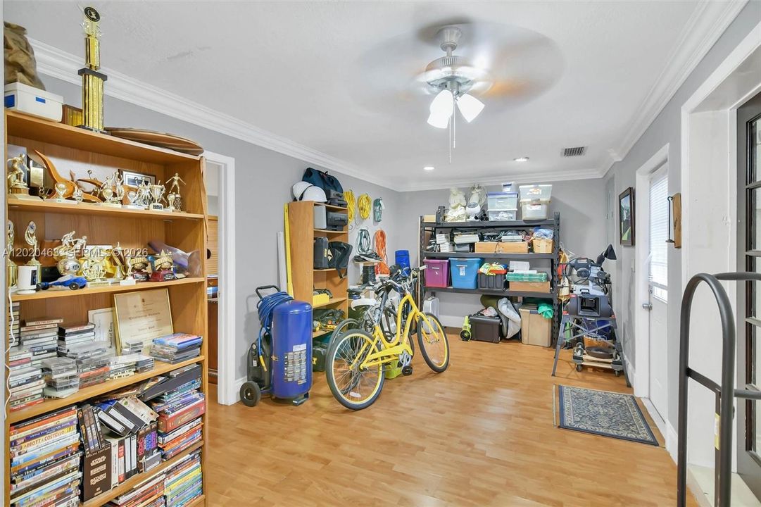 For Sale: $2,300,000 (6 beds, 5 baths, 5147 Square Feet)