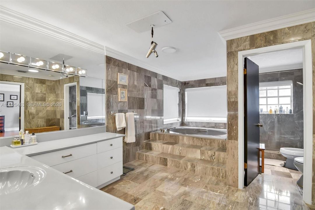 For Sale: $2,300,000 (6 beds, 5 baths, 5147 Square Feet)