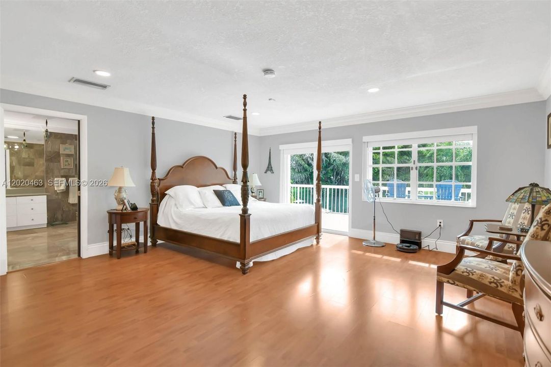 For Sale: $2,300,000 (6 beds, 5 baths, 5147 Square Feet)