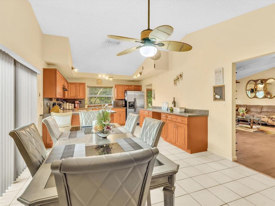 Kitchen Breakfast Bar