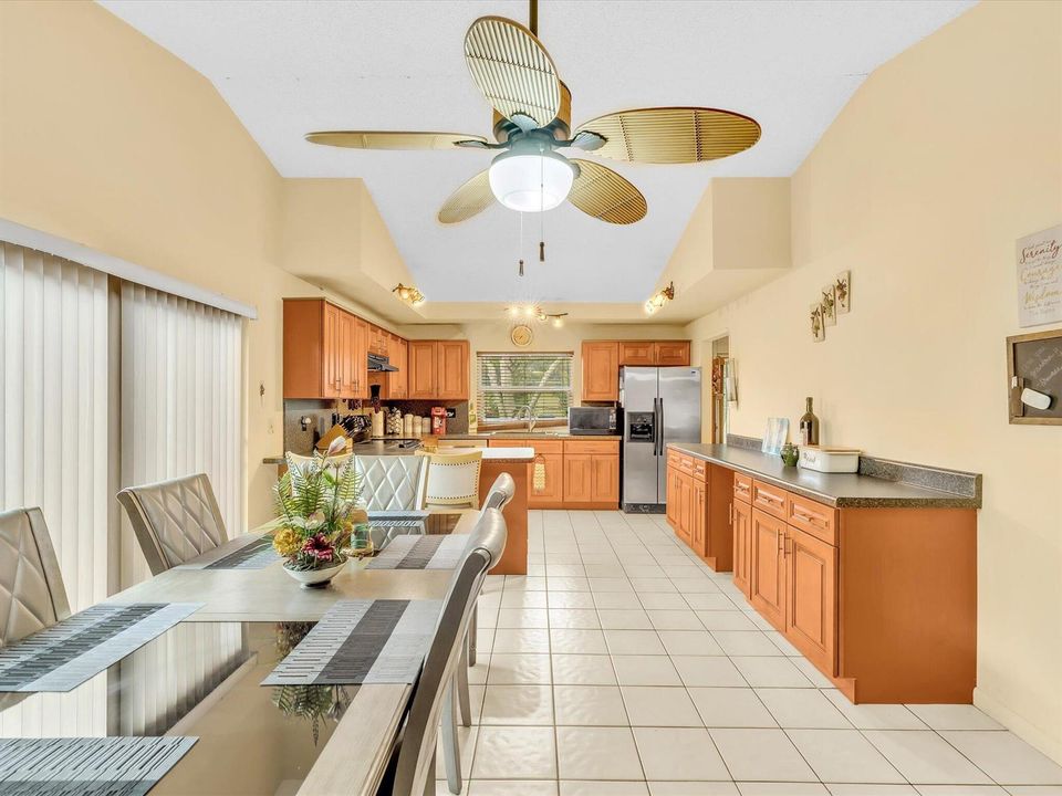 Kitchen Wood Cabinets