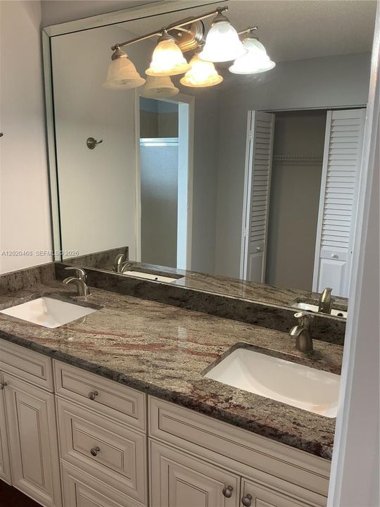 For Sale: $299,000 (4 beds, 2 baths, 1500 Square Feet)