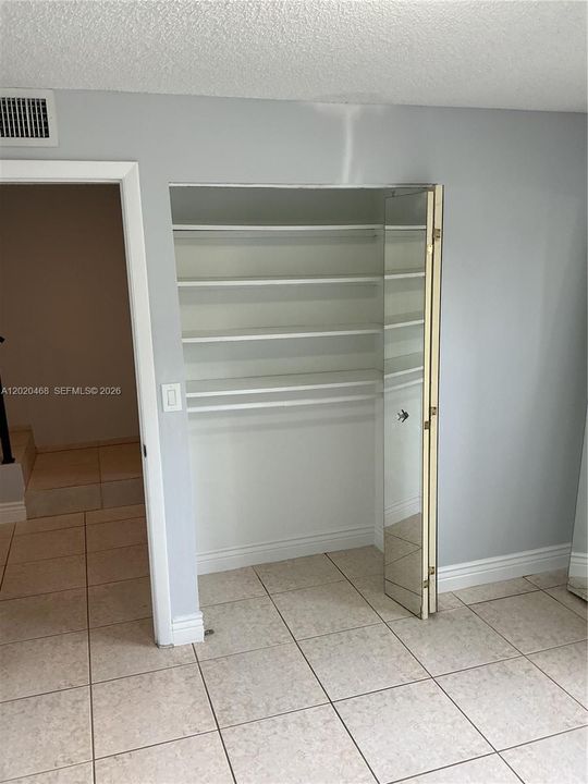 For Sale: $299,000 (4 beds, 2 baths, 1500 Square Feet)