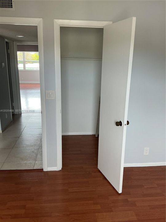 For Sale: $299,000 (4 beds, 2 baths, 1500 Square Feet)