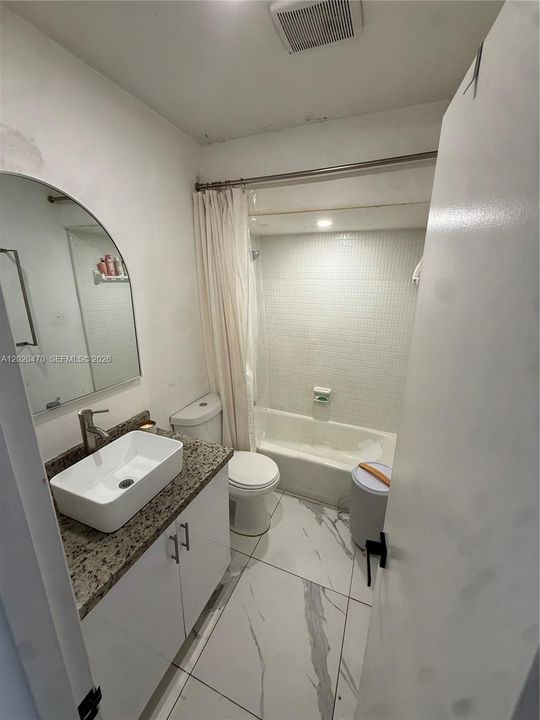 For Sale: $509,999 (2 beds, 1 baths, 1055 Square Feet)