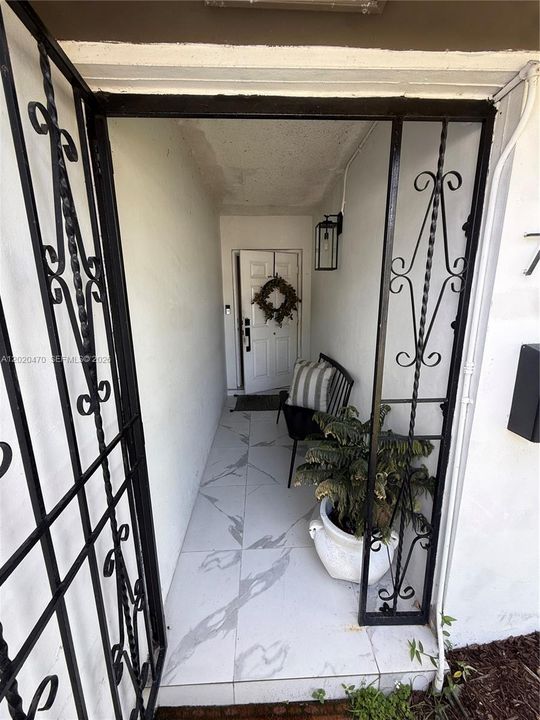 For Sale: $509,999 (2 beds, 1 baths, 1055 Square Feet)
